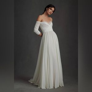 BRAND NEW - IN BOX - NEVER WORN